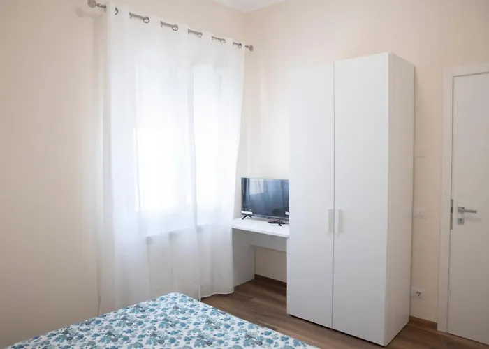 Akrone Center Guest house