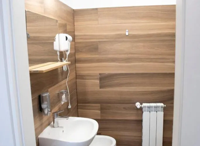 Akrone Center Guest house