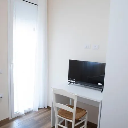 Akrone Center Guest house