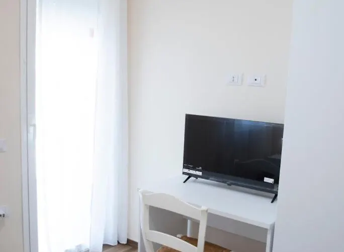 Akrone Center Guest house